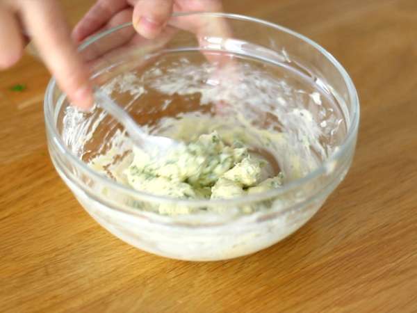 Beurre maître d'hôtel (hitro in enostavno) - Priprava korak 2