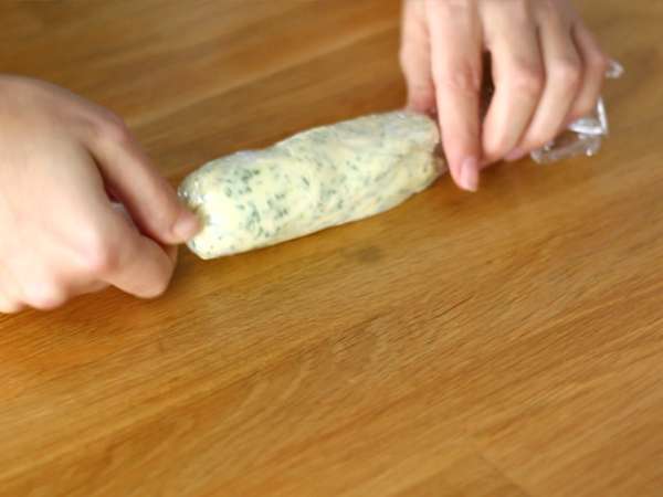 Beurre maître d'hôtel (hitro in enostavno) - Priprava korak 3