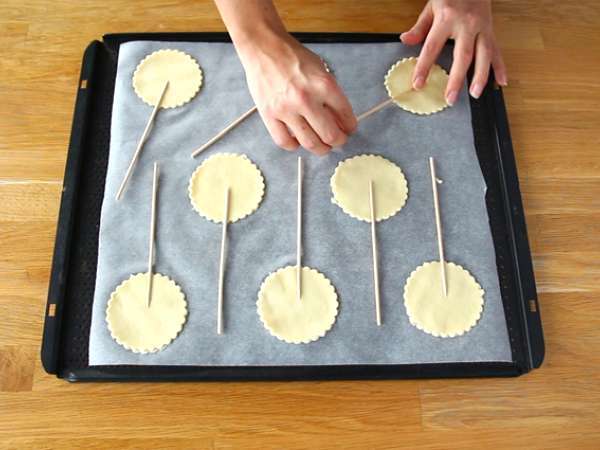 Mini kraljeve torte s čokoladnimi koščki - Priprava korak 2