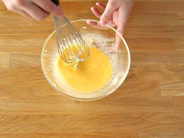 Mini kraljeve torte s čokoladnimi koščki - Priprava korak 3