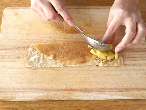 Palačinke Samoussas s karameliziranimi jabolki - Priprava korak 6