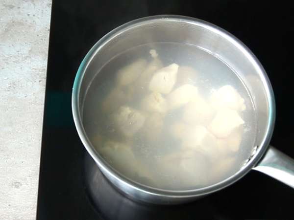 Coxinhas (brazilski piščančji kroketi) - Priprava korak 3