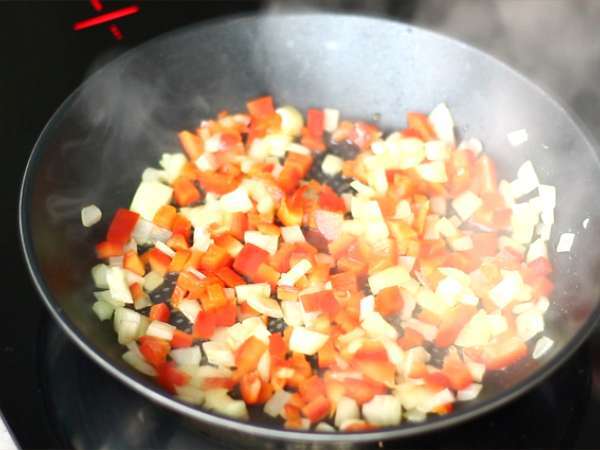 Coxinhas (brazilski piščančji kroketi) - Priprava korak 5