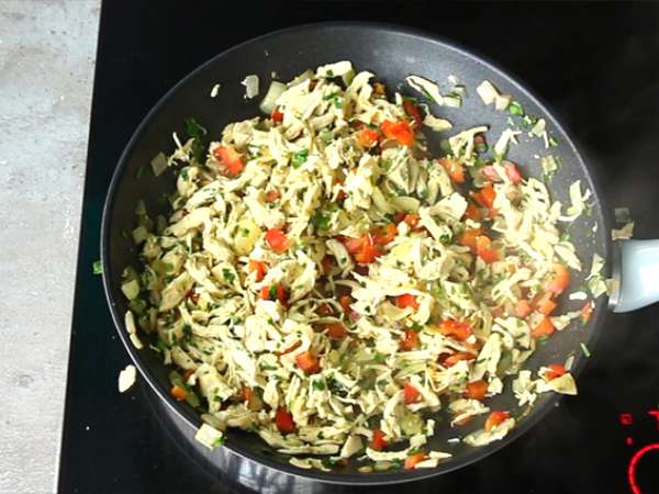 Coxinhas (brazilski piščančji kroketi) - Priprava korak 6