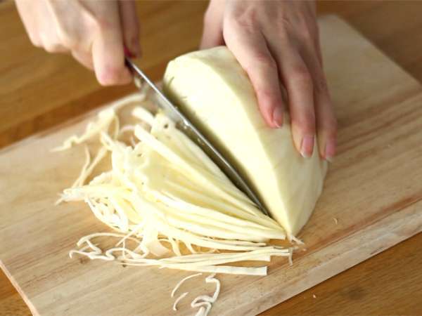 ameriška solata coleslaw (solata iz zelja in korenja) - Priprava korak 1