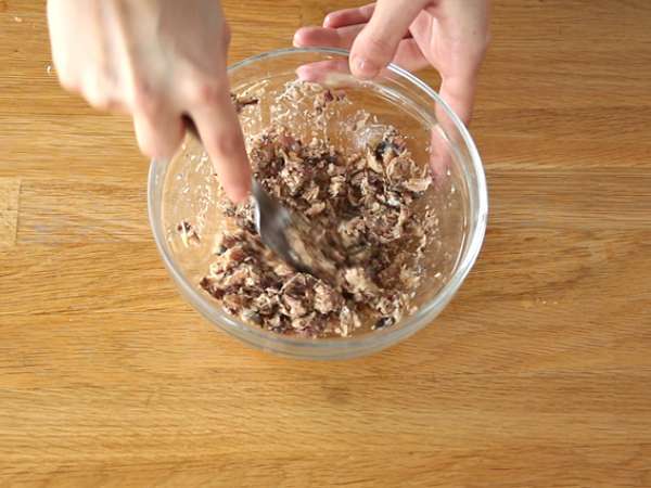 Hitre in enostavne rilletke iz sardel - Priprava korak 2