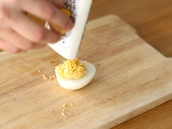 Jajca Mimosa (hitro in enostavno) - Priprava korak 4