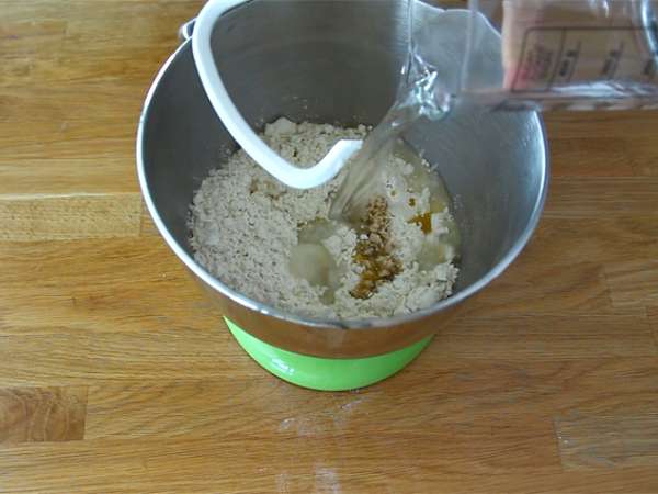 Focaccia, italijanski kruh z rožmarinom - Priprava korak 1