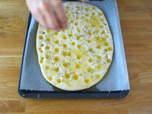 Focaccia, italijanski kruh z rožmarinom - Priprava korak 6