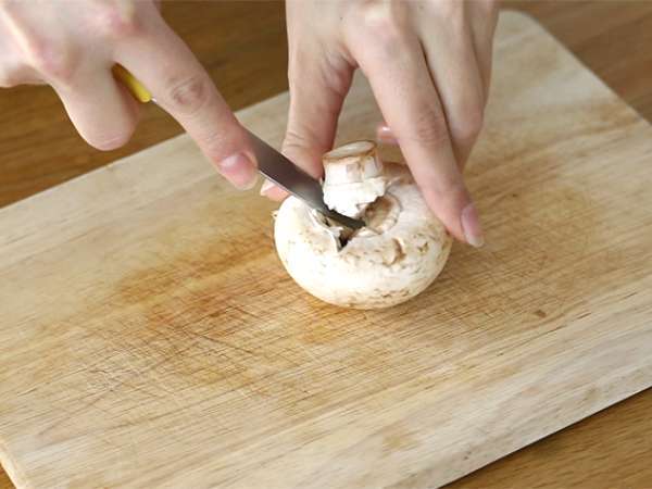 Gobe s prepeličjimi jajci - Priprava korak 1