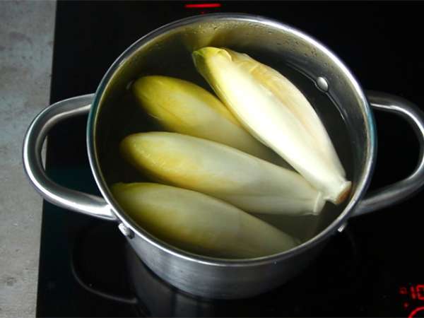 Šunka endivija au gratin - Priprava korak 1