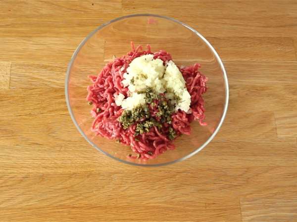 Goveji tatarski biftek - Priprava korak 1