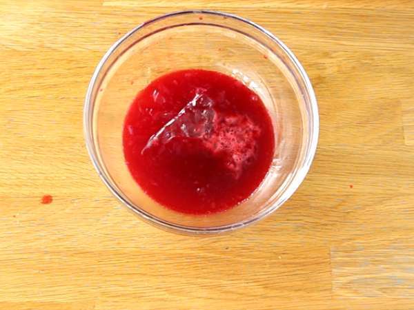 Bela čokolada z malinami bavarois (koraki in video) - Priprava korak 9