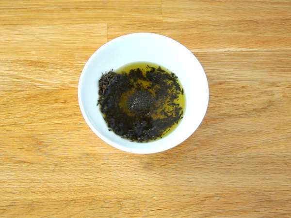 V pečici pečena postrv s timijanom in oljčnim oljem - Priprava korak 1