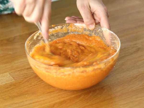 Torta s sladkim krompirjem in kokosovim fondantom - Priprava korak 4