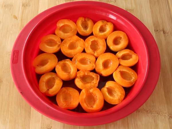 Hitra in enostavna marelična torta - Priprava korak 2