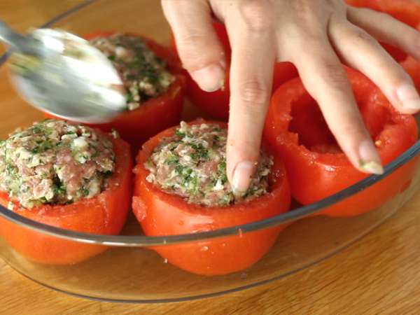 Hitro in enostavno polnjen paradižnik - Priprava korak 5