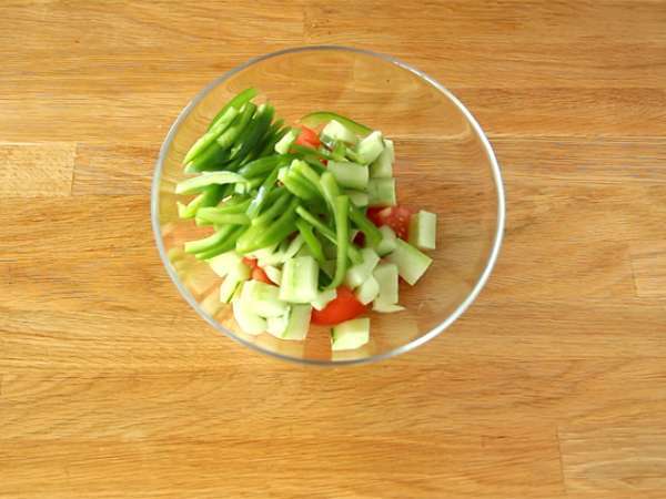 grška solata ali horiatiki - Priprava korak 1