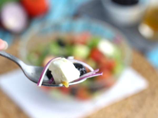 grška solata ali horiatiki - Priprava korak 4