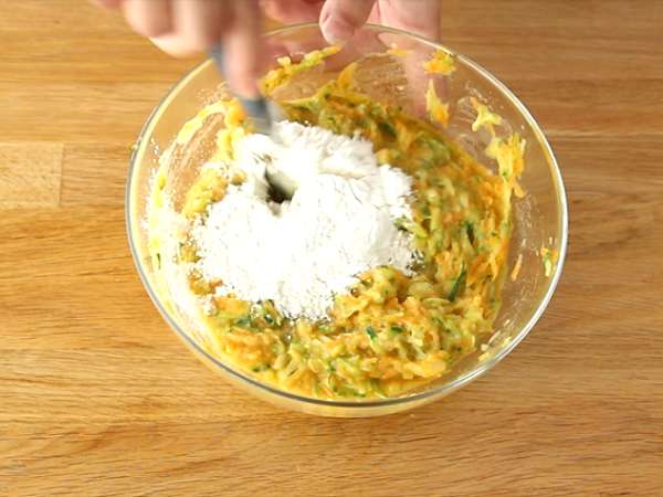 Zelenjavni krofi (hitro in enostavno) - Priprava korak 4