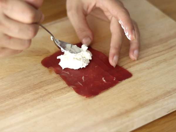 Zvitki Bündnerfleisch s Chavrouxom - Priprava korak 1