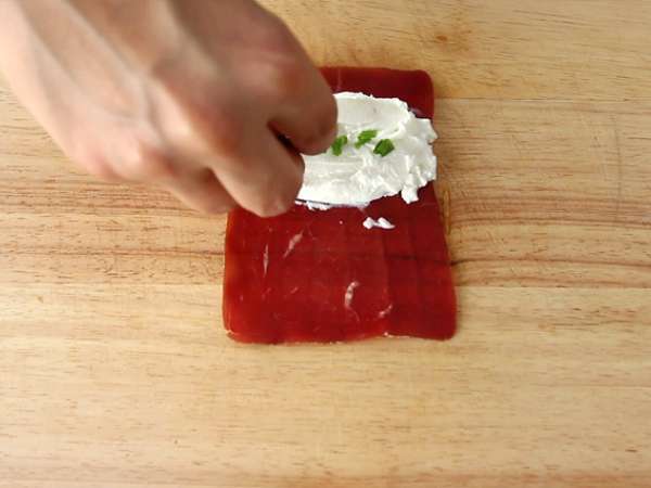 Zvitki Bündnerfleisch s Chavrouxom - Priprava korak 2