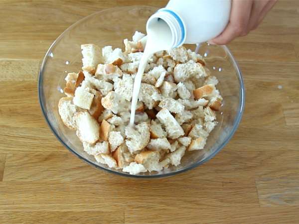 Kruhov puding (hitro in enostavno) - Priprava korak 1