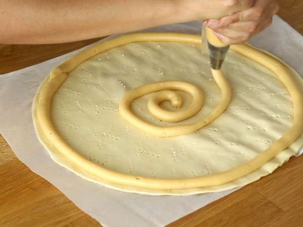 Recept Saint Honoré, razložen korak za korakom v videu - Priprava korak 4