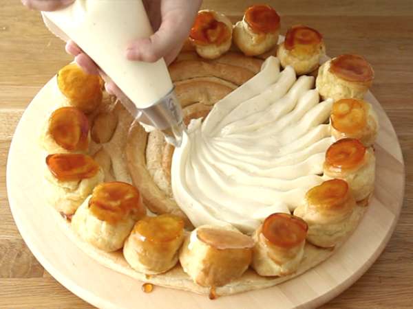 Recept Saint Honoré, razložen korak za korakom v videu - Priprava korak 18