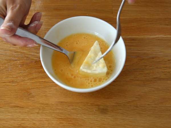 Camembert v prahu, topljiv in hrustljav - Priprava korak 2