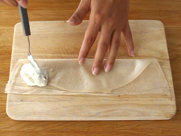 Samoussas s kozjim sirom in medom - Priprava korak 3