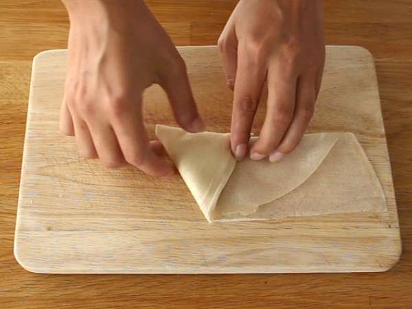 Samoussas s kozjim sirom in medom - Priprava korak 4