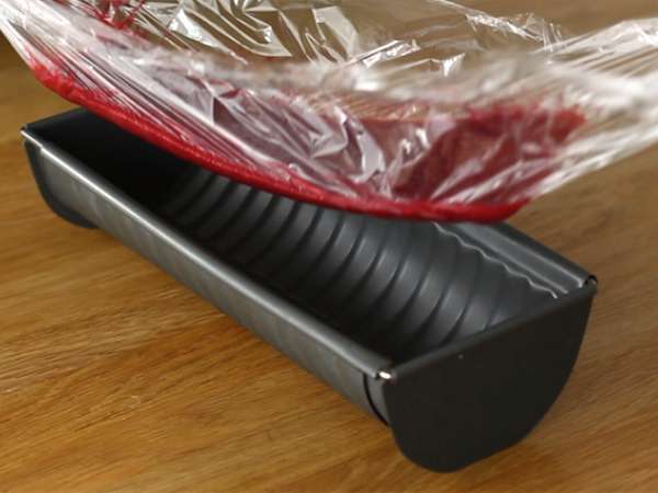 Torta z mangom in malinami - Priprava korak 9