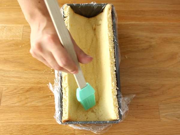 Torta z mangom in malinami - Priprava korak 10