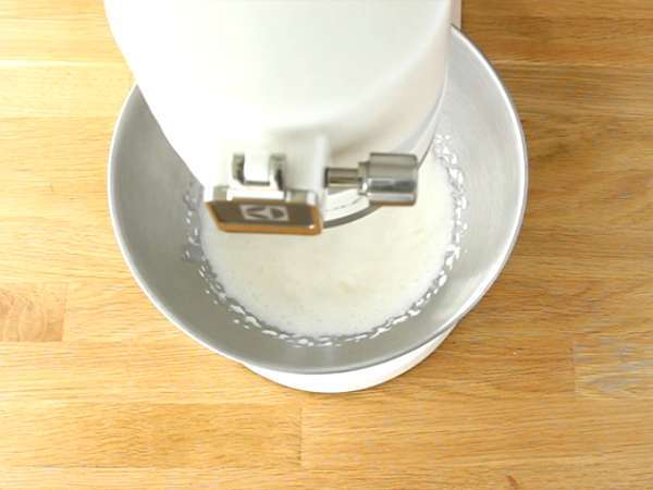 Torta z mangom in malinami - Priprava korak 13