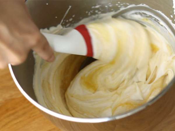 Torta z mangom in malinami - Priprava korak 14