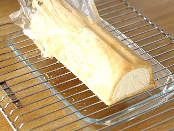 Torta z mangom in malinami - Priprava korak 21