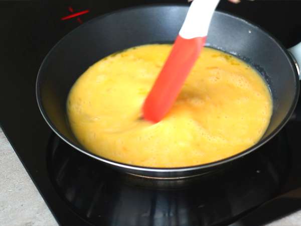 Umešana jajca, pravi recept - Priprava korak 2