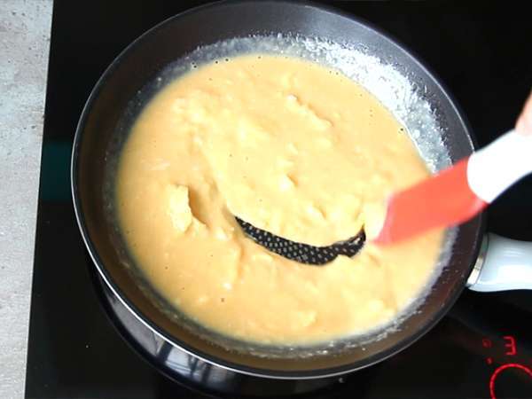 Umešana jajca, pravi recept - Priprava korak 3