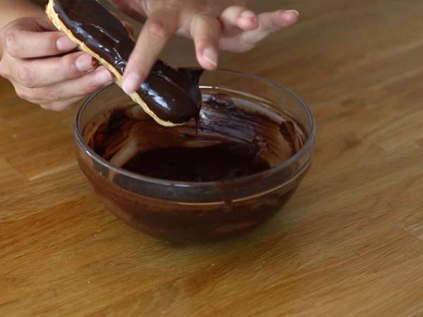 Čokoladni eklerji (navodila korak za korakom) - Priprava korak 13