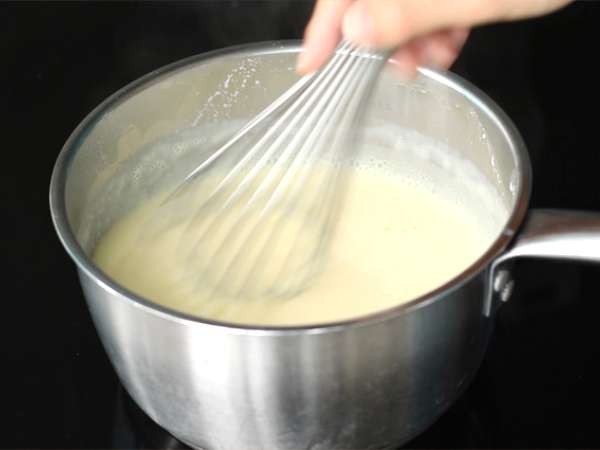 Eklerji s pistacijevo kremo in malinami - Priprava korak 3