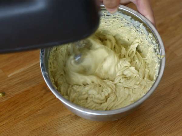 Eklerji s pistacijevo kremo in malinami - Priprava korak 14