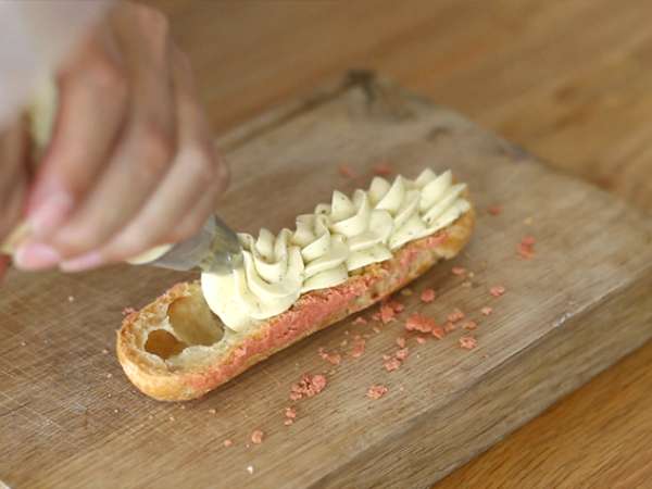 Eklerji s pistacijevo kremo in malinami - Priprava korak 15