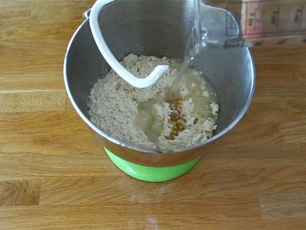 Fougasse s slanino in čebulo - Priprava korak 1