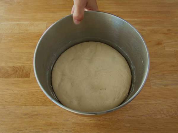 Fougasse s slanino in čebulo - Priprava korak 2