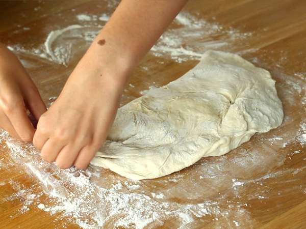Fougasse s slanino in čebulo - Priprava korak 5