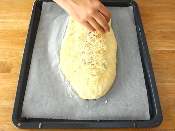 Fougasse s slanino in čebulo - Priprava korak 9