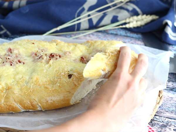 Fougasse s slanino in čebulo - Priprava korak 11