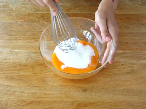 Domača torta s čokoladnim moussejem - Priprava korak 1