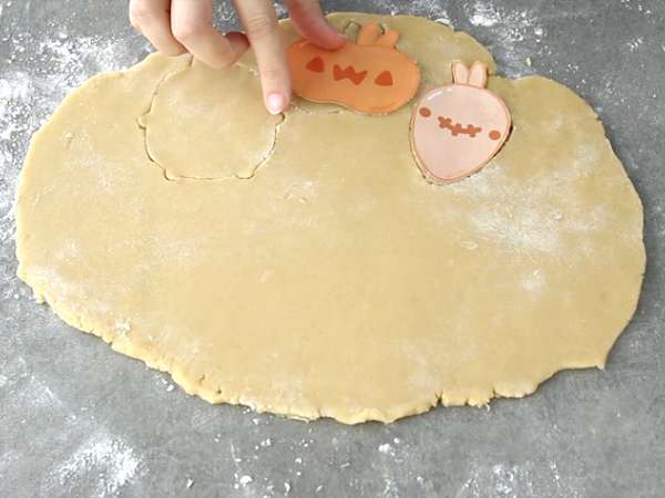 Pecivo za noč čarovnic Molang - Priprava korak 3